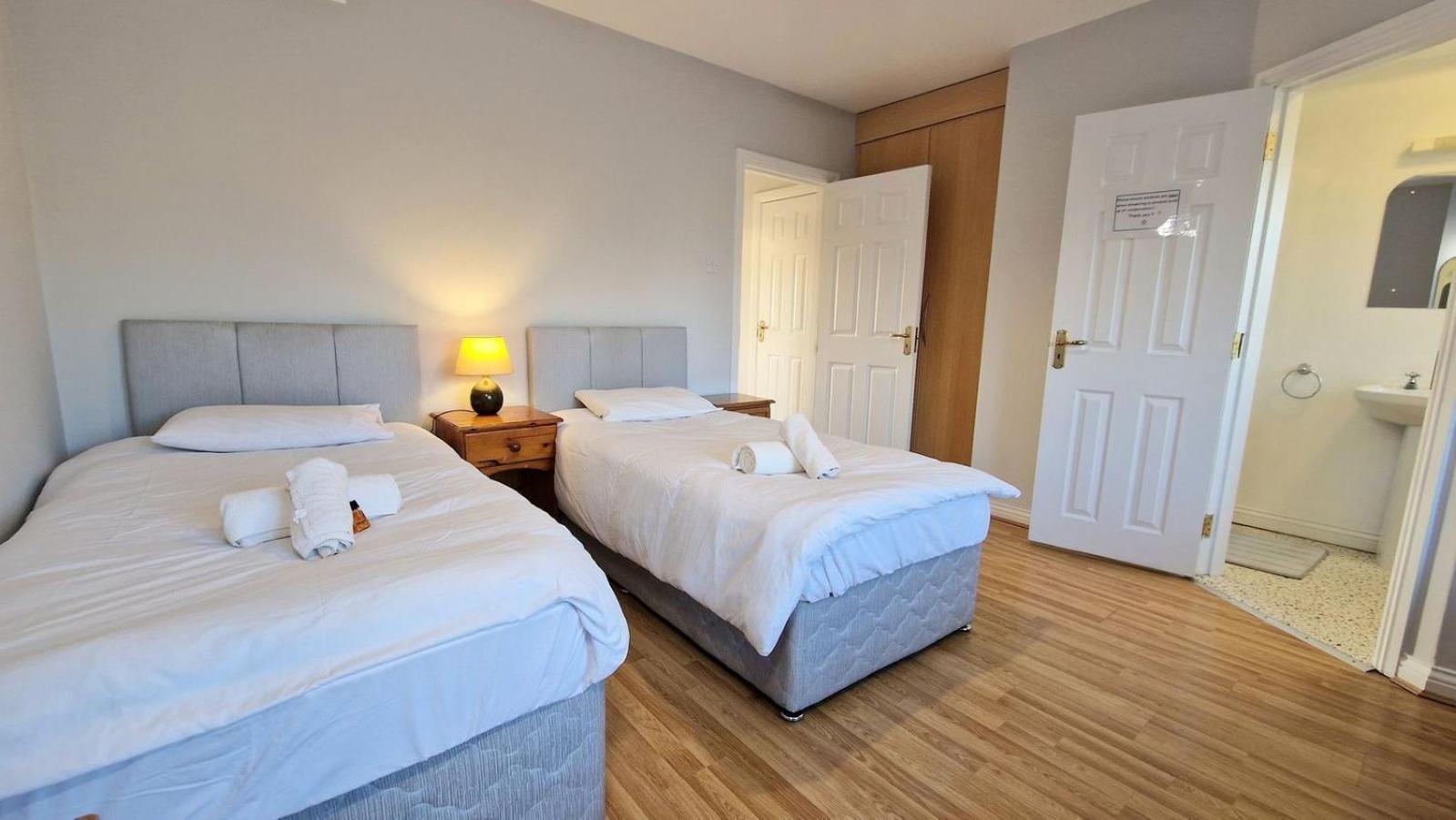 Cosy 3 Bedroom All Ensuites Galway Exterior foto